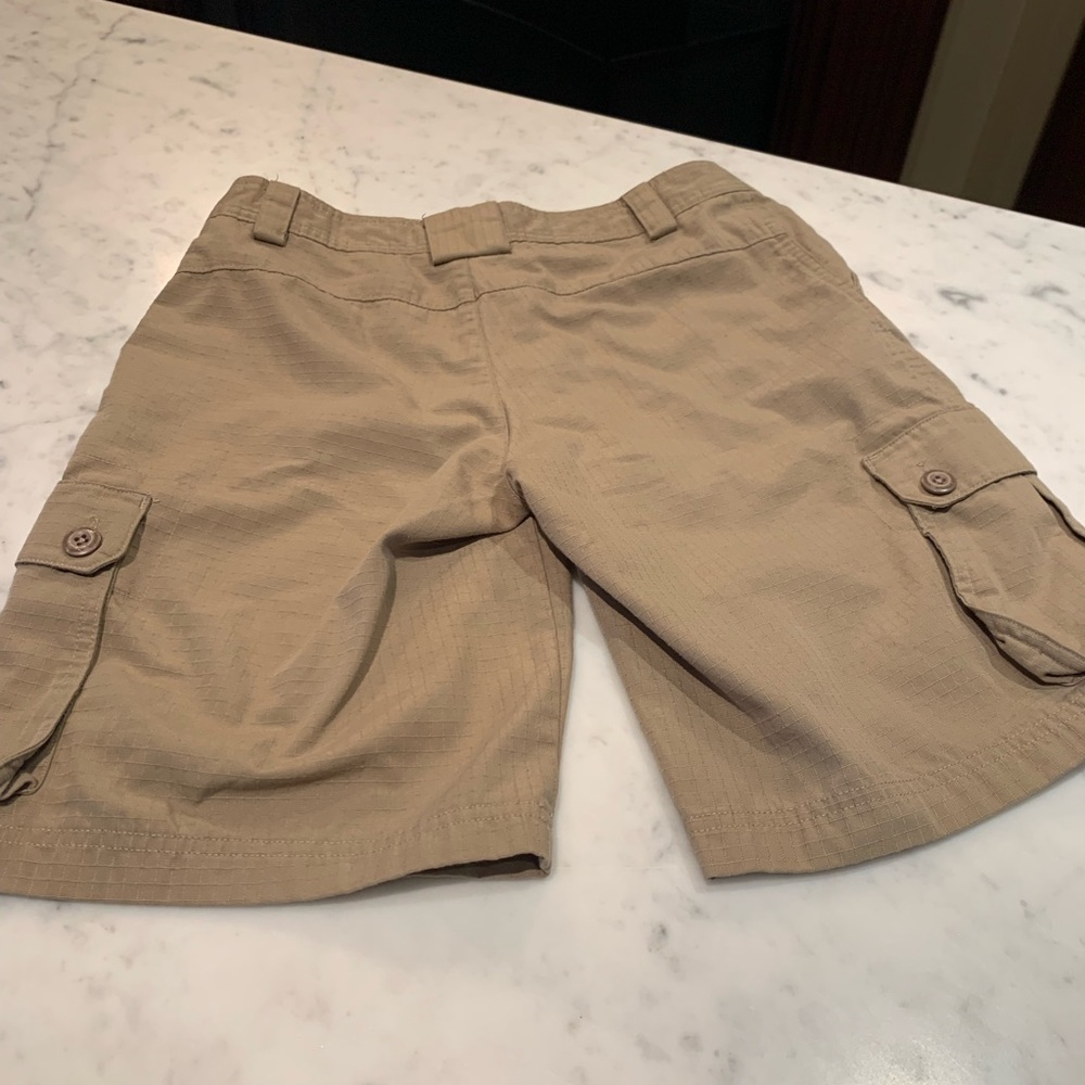 UNDER ARMOUR Boys Cargo Shorts Size YL EUC - Picture 5 of 5